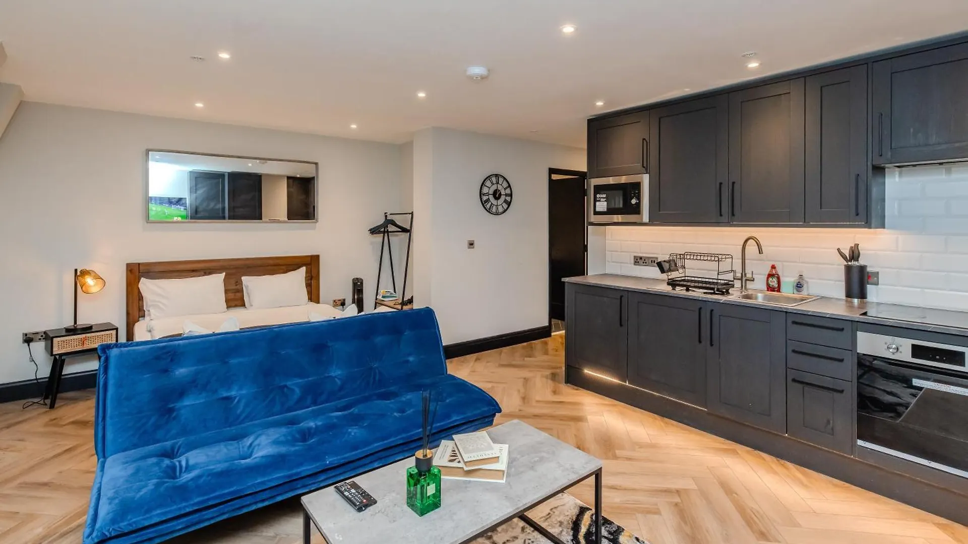 Prefect Studio Apartment At Central Brighton Next To Beach