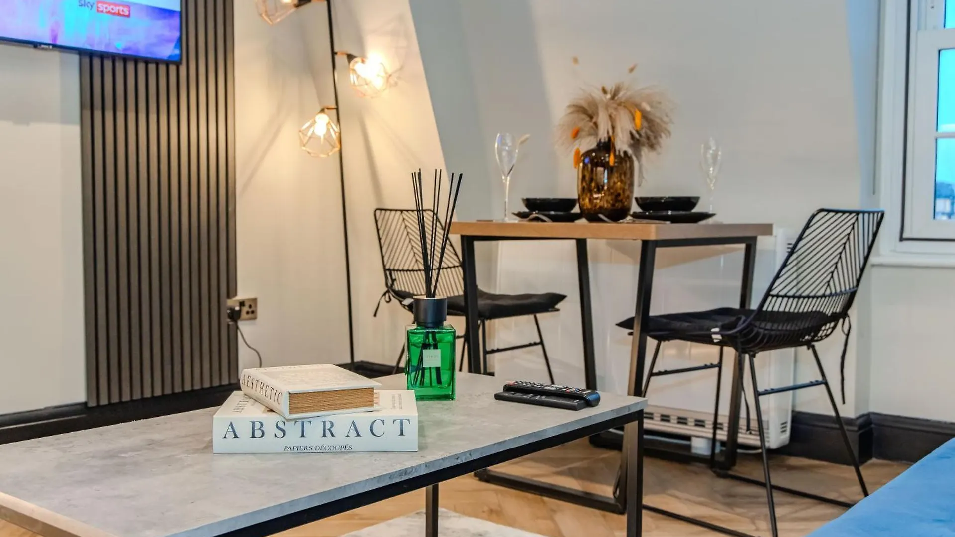 Prefect Studio Apartment At Central Brighton Next To Beach